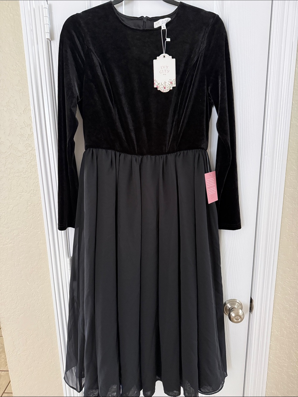Women Ivy City Black Velvet & Chiffon Babydoll Dress Size M NWT